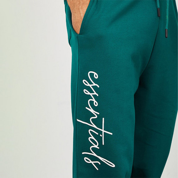 http://833672.fsuzsk.asia/vi/products/men-green-solid-relaxed-fit-cotton-joggers