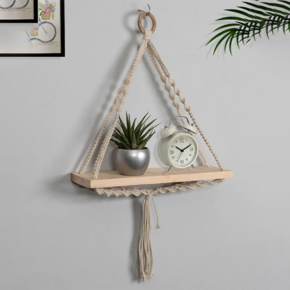 http://833672.fsuzsk.asia/products/beige-triangle-macrame-wall-hanging-shelf