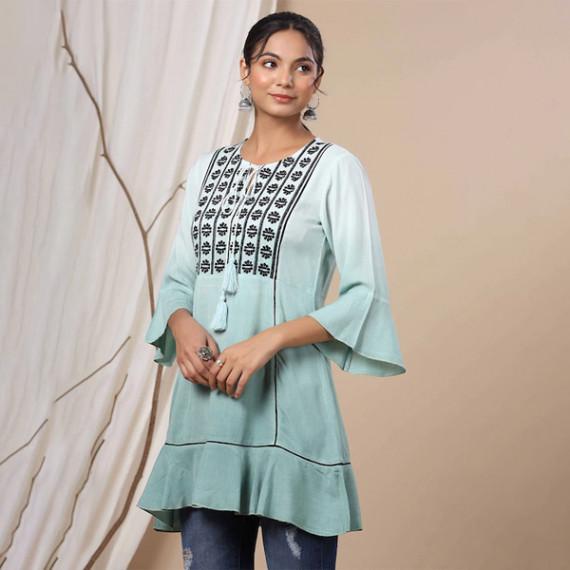 http://13.232.74.28/products/women-green-tunics