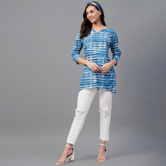 http://13.232.74.28/vi/products/women-blue-tunics