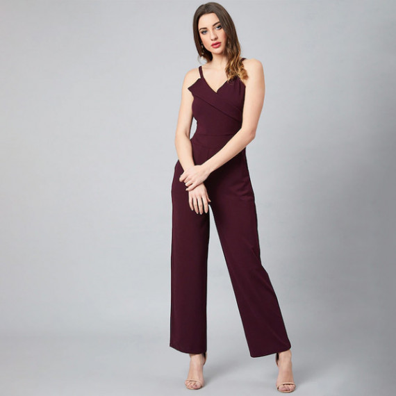 http://13.232.74.28/vi/products/women-burgundy-solid-basic-jumpsuit