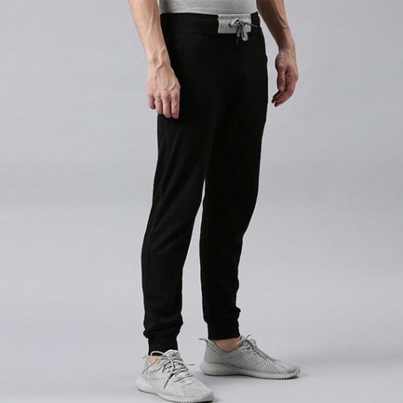 https://bloomwow.in/products/men-black-solid-organic-cotton-track-pants