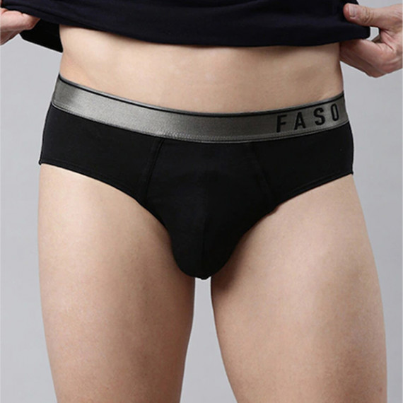 http://833672.fsuzsk.asia/products/men-black-solid-cotton-basic-briefs