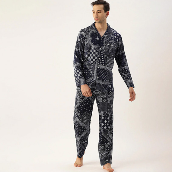 http://13.232.74.28/products/men-navy-blue-white-printed-night-suit-1