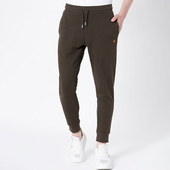 http://13.232.74.28/products/men-olive-solid-joggers