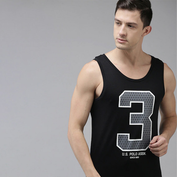 http://833672.fsuzsk.asia/products/men-black-grey-printed-gym-vest