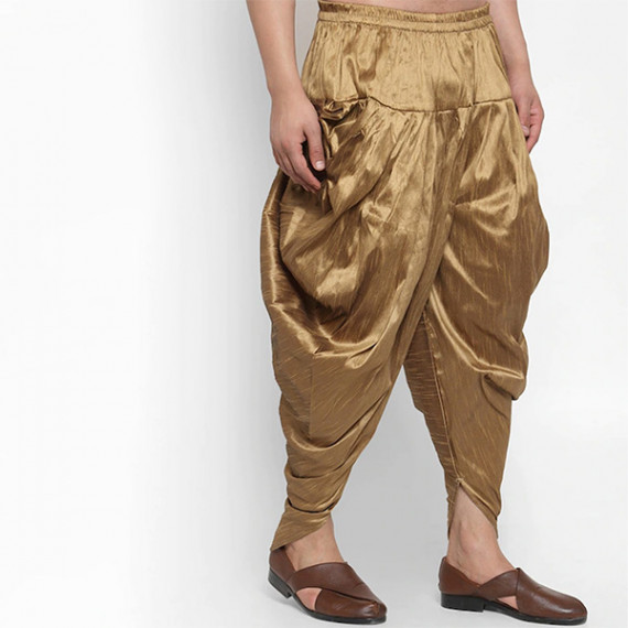 http://13.232.74.28/vi/products/men-gold-toned-solid-silk-dhotis