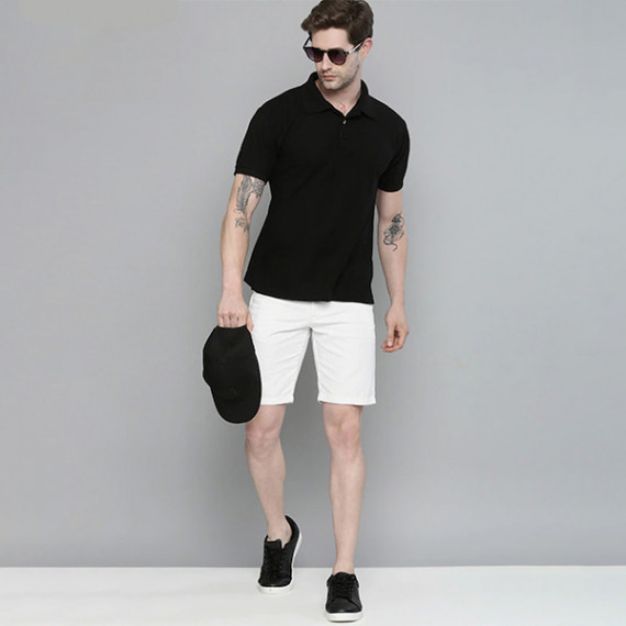 http://13.232.74.28/vi/products/men-white-slim-fit-chino-shorts