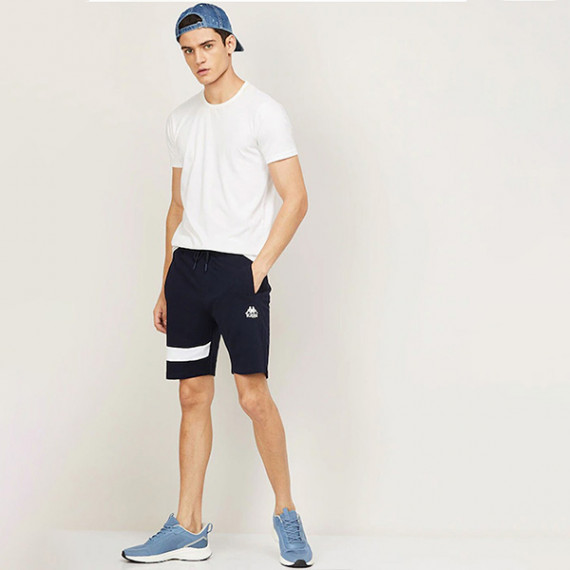 http://13.232.74.28/vi/products/men-navy-blue-shorts