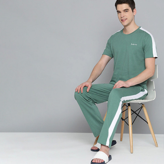 http://833672.fsuzsk.asia/products/men-green-white-side-stripes-pure-cotton-pyjama-set