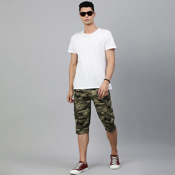 http://833672.fsuzsk.asia/products/men-olive-green-beige-camouflage-printed-pure-cotton-34th-cargo-shorts