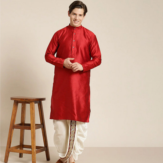 http://13.232.74.28/products/mens-cream-coloured-pure-cotton-double-layer-dhoti-gold-zari-border