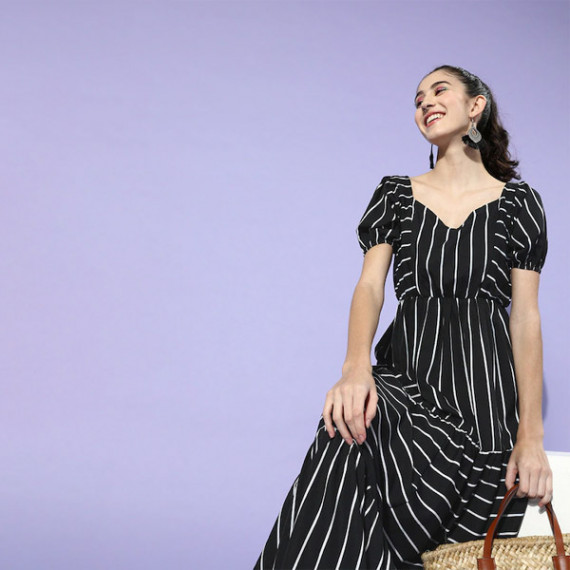 https://bloomwow.in/vi/products/black-white-striped-crepe-maxi-dress