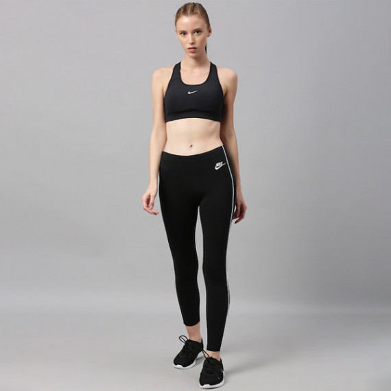 http://833672.fsuzsk.asia/vi/products/black-solid-non-wired-lightly-padded-dri-fit-swoosh-training-sports-bra-bv3637-010