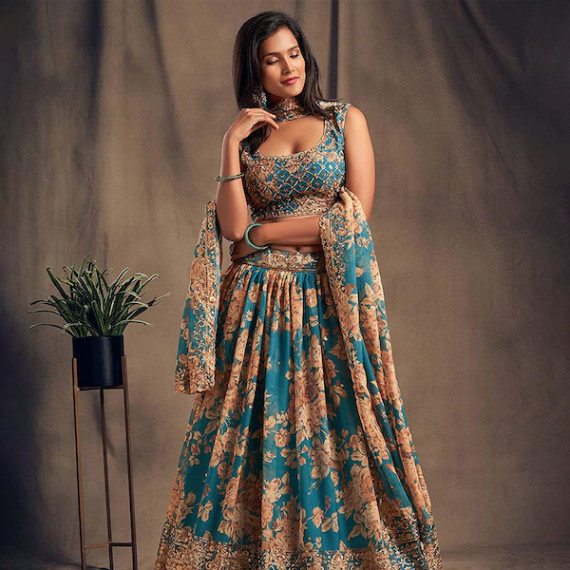 http://13.232.74.28/vi/products/blue-beige-printed-semi-stitched-lehenga-unstitched-blouse-with-dupatta