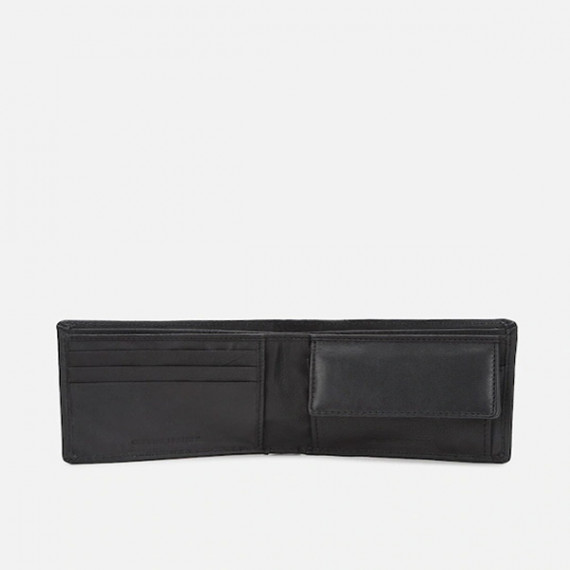 https://bloomwow.in/products/men-textured-two-fold-leather-wallet